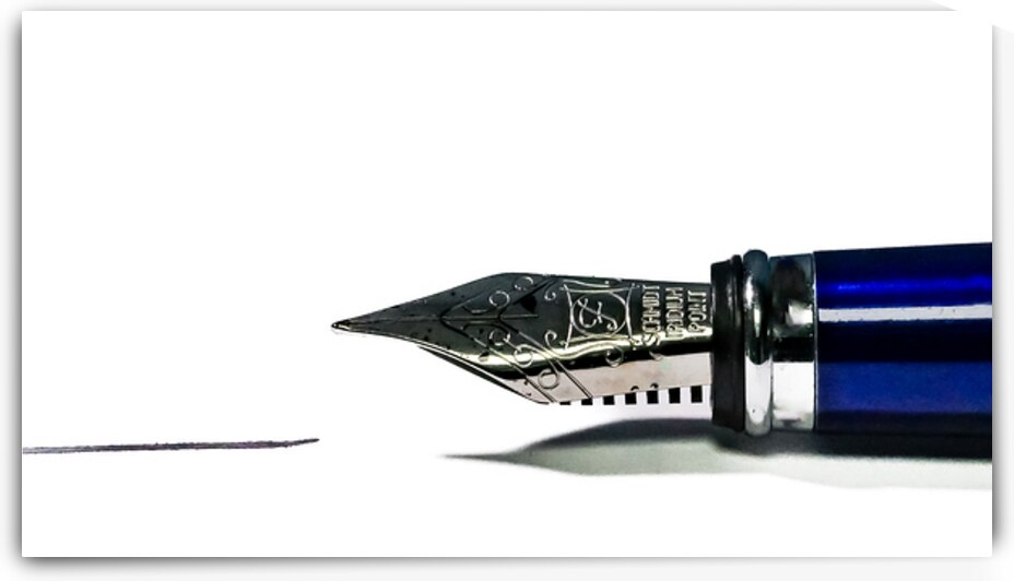 Fountain Pen  by Pisarek Photography