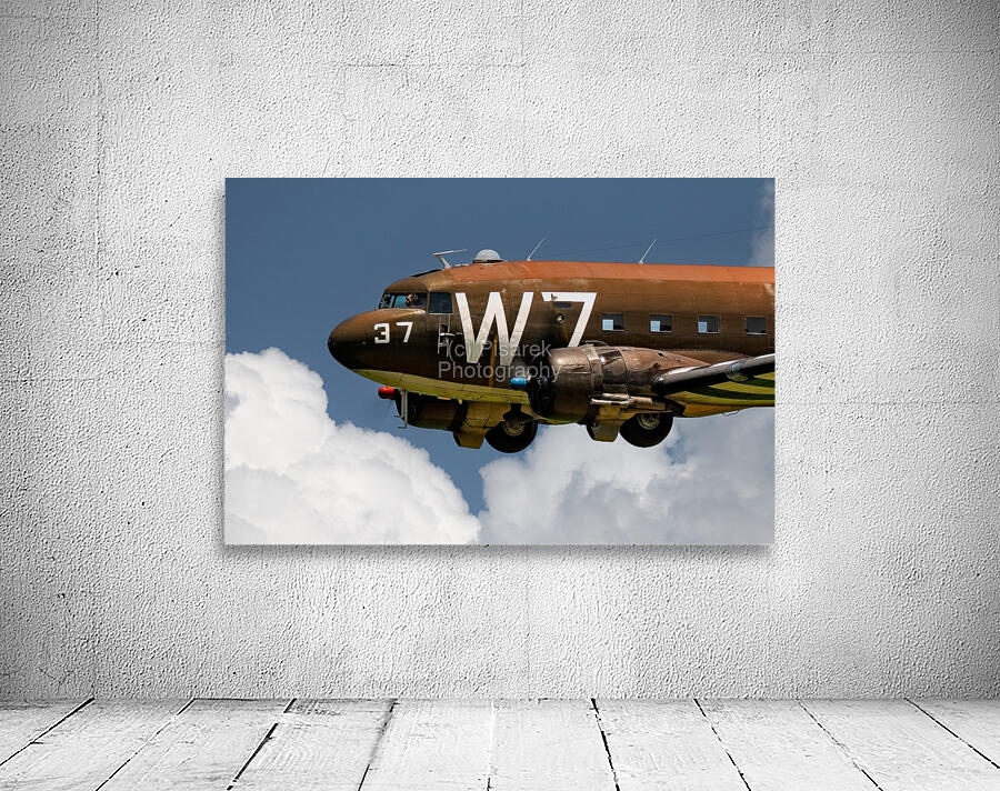 Douglass C-47 Skytrain Whiskey 7 Wall Preview